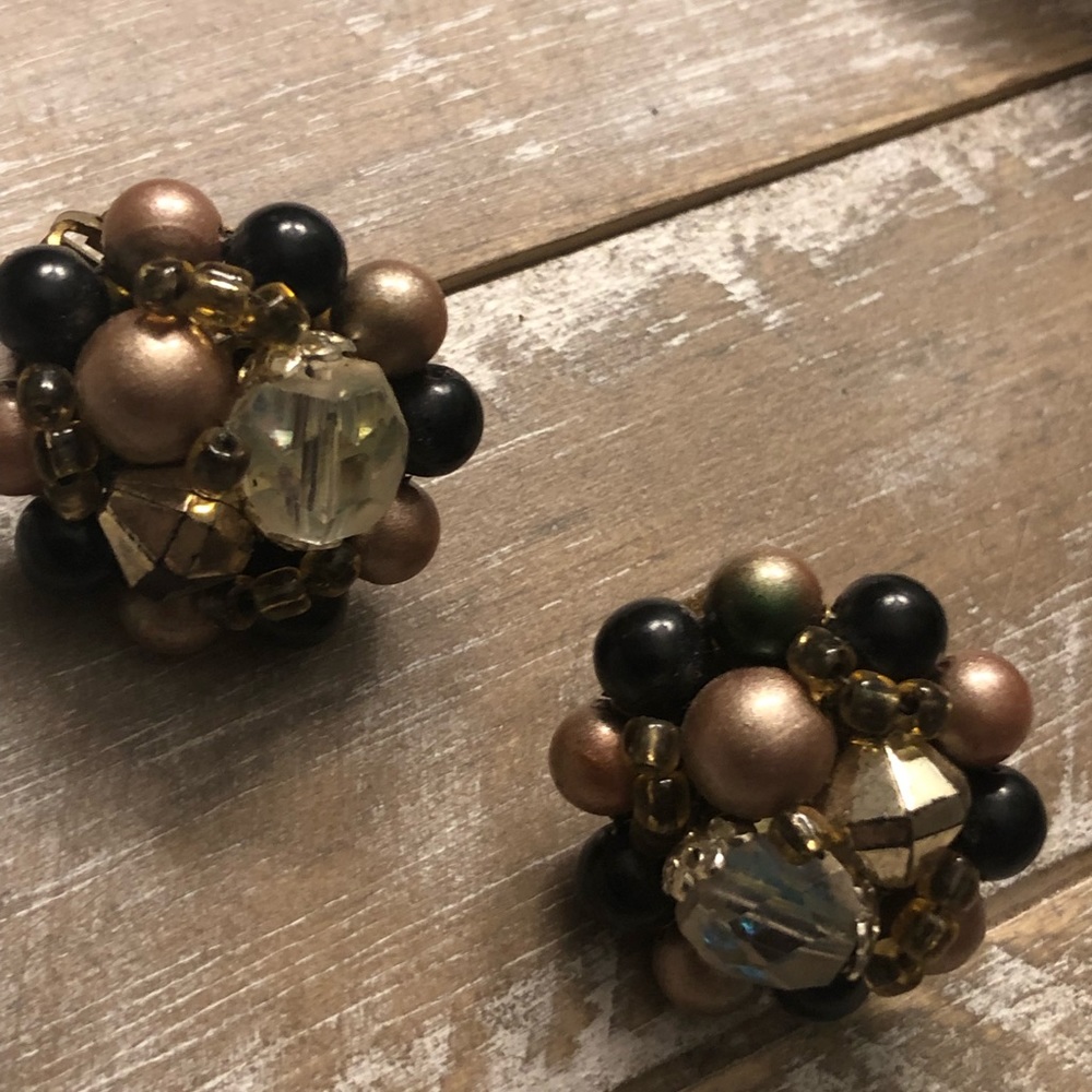 Vintage clip earrings - Picture 2 of 6